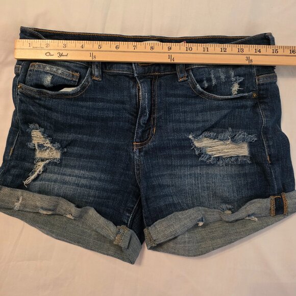 Sneakpeek Mid-Rise Shorts, Size M - Picture 7 of 7